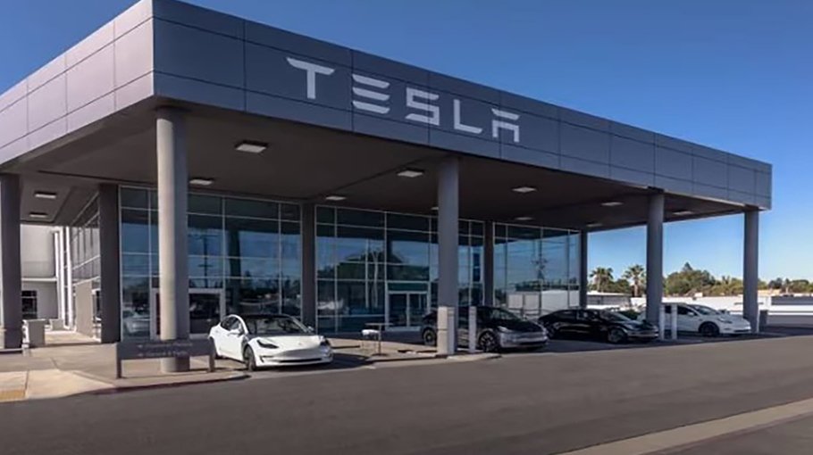 Tesla’s German factory suspends production over Red Sea delays