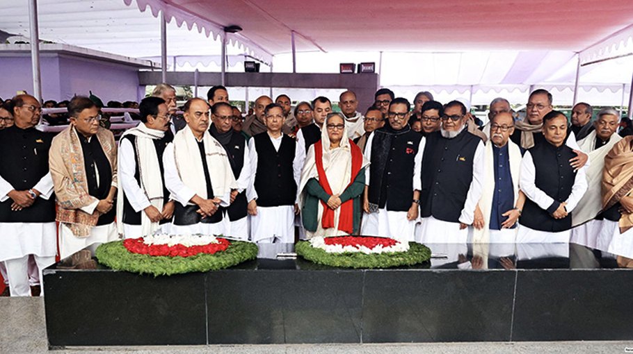 PM, new cabinet members pay homage to Bangabandhu