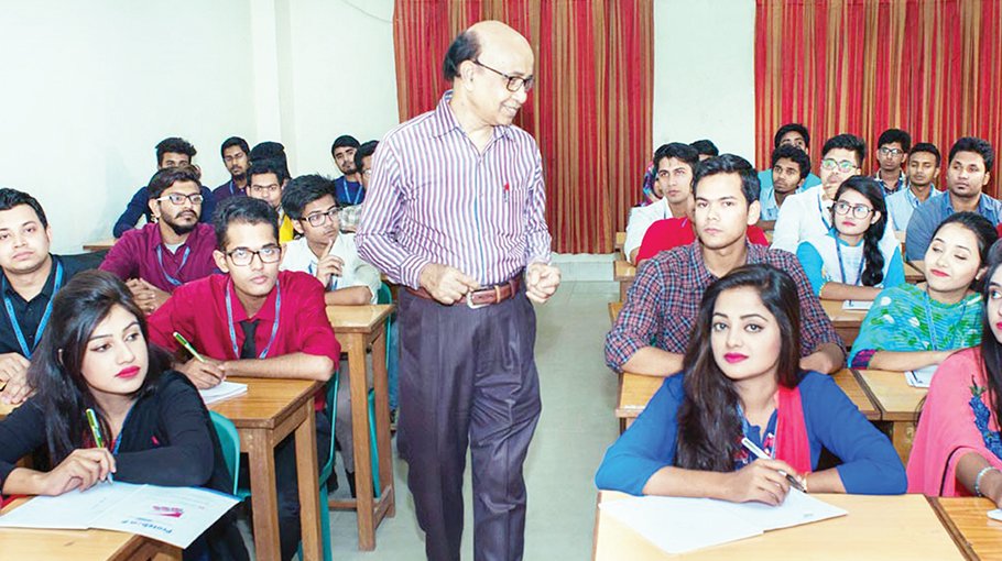 Revolutionising Education: Evaluation of teachers a must