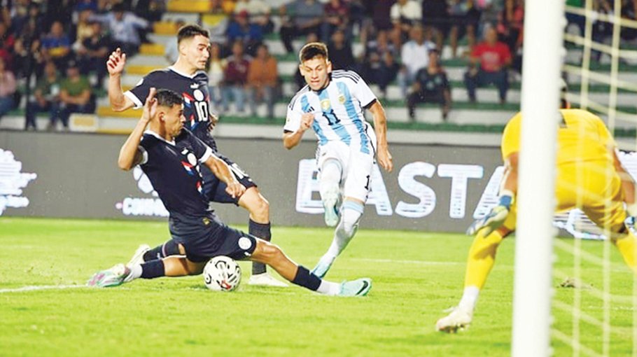 Paraguay forces Argentina to share points 