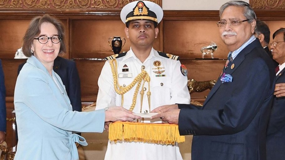 President receives credentials of 7 non-resident envoys