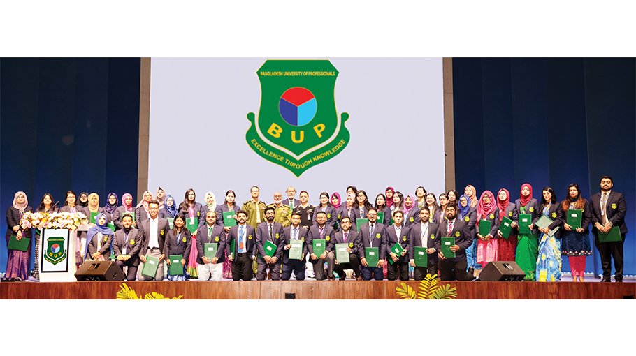 BUP faculty members receive awards from VC