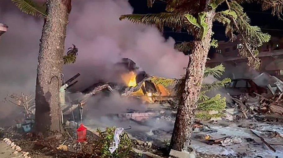 Many killed in plane crashes into US mobile home park