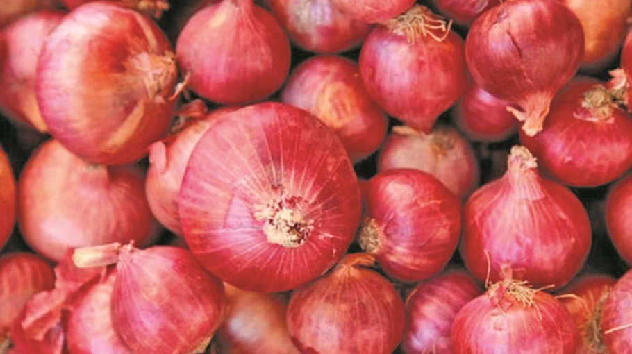 Onion price up by Tk50 per kg   in 3 weeks
