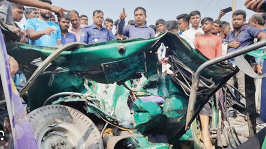 Bus-auto rickshaw collision kills 7 in Mymensingh