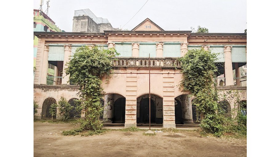 Dhaka’s first pvt school in decay