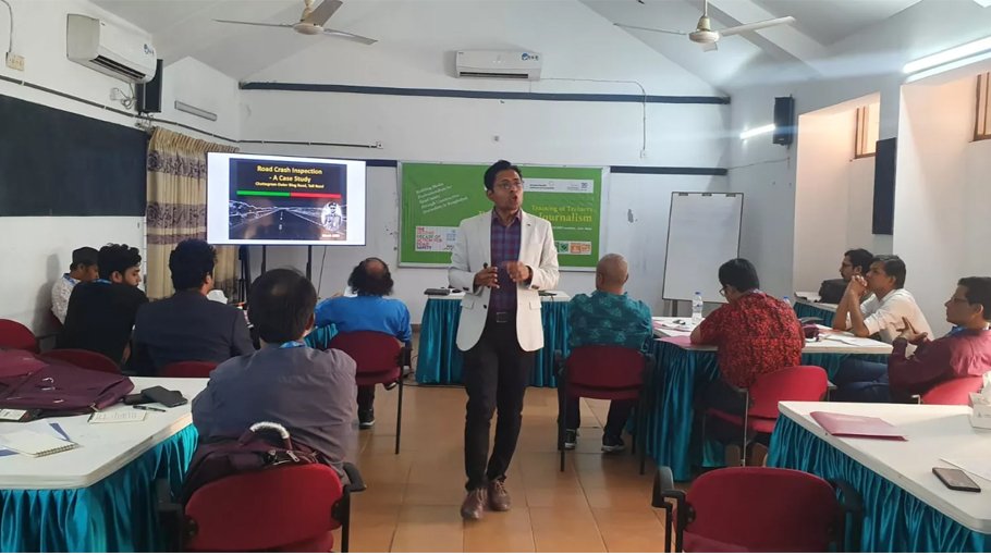 Training workshop on road safety reporting ends in Savar