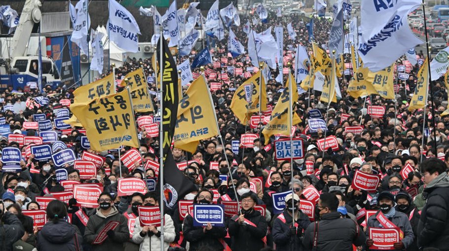 S Korea starts action against striking doctors