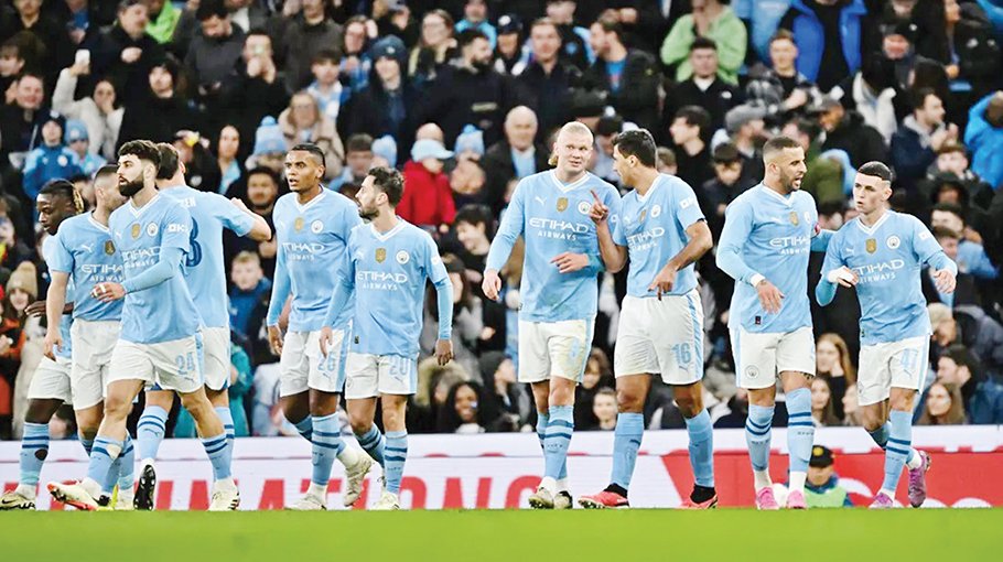 Silva steers Man City into semis