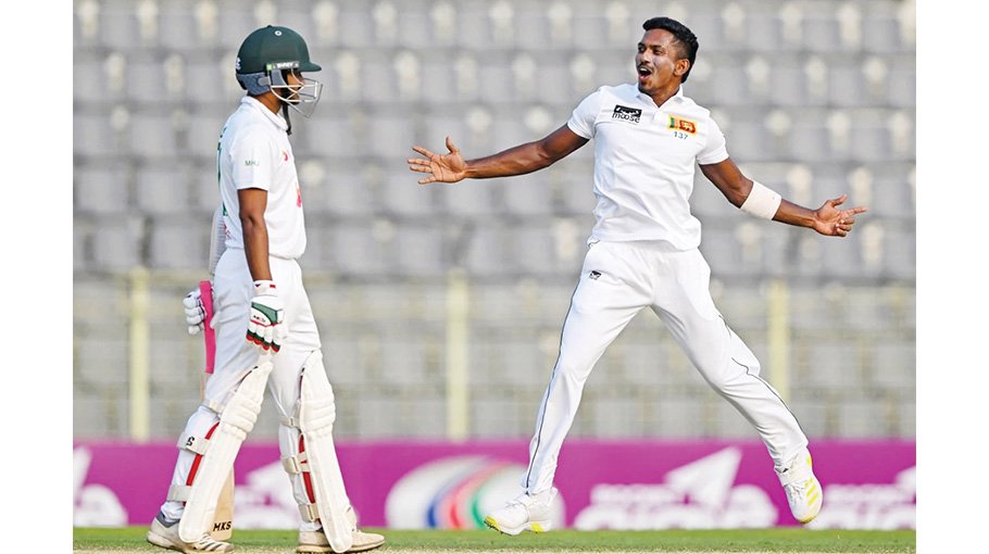 Tigers on the brink of heavy defeat 