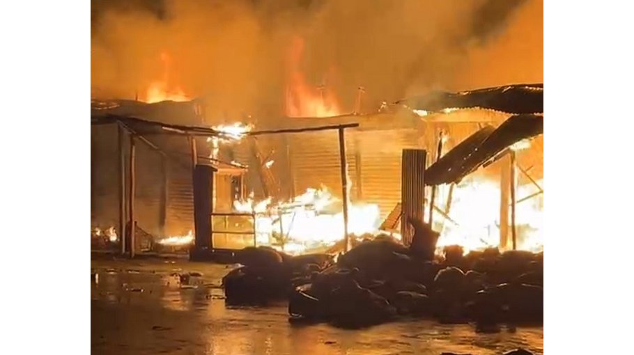 7 shops gutted by fire in Noakhali 