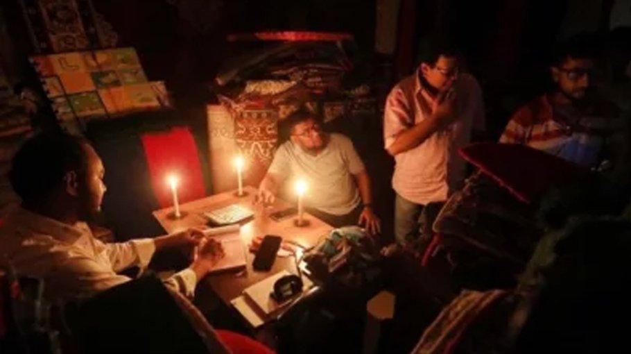 Sylhet city dwellers suffer for frequent power outages 