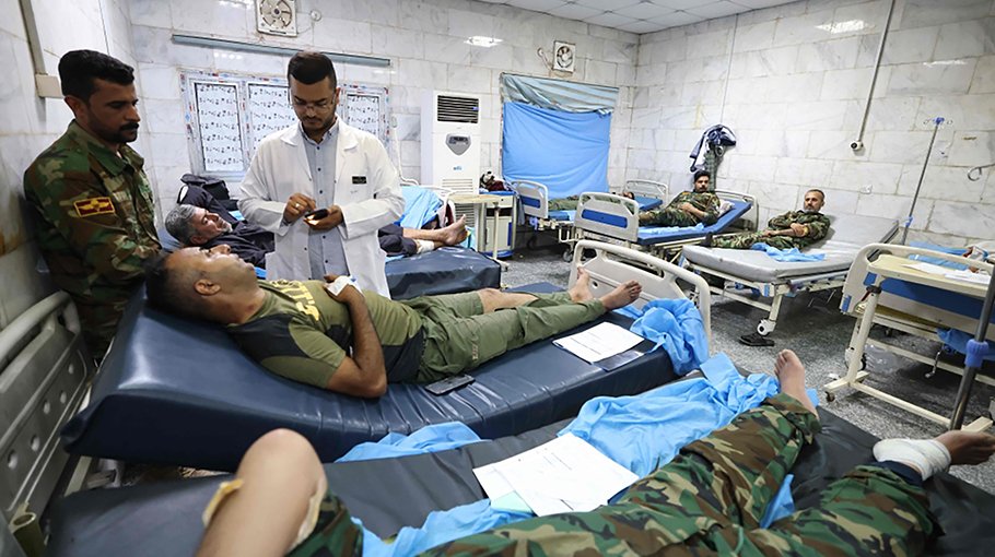 One killed, 8 hurt in blast  at Iraqi army base 
