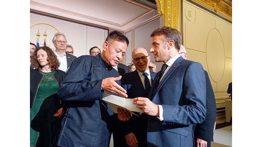 Tibetan political leader meets French President Macron