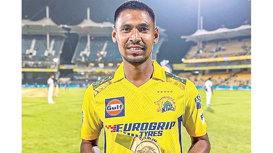 Fizz enjoys with CSK