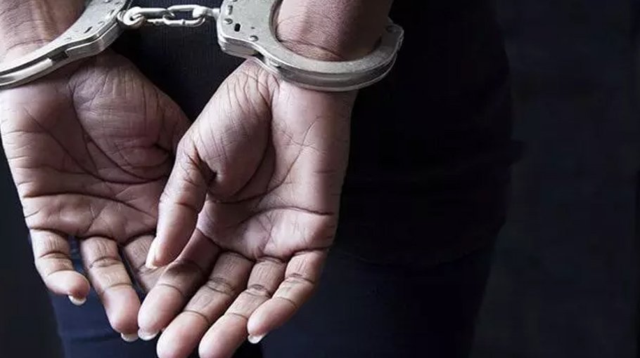 3 arrested,  stolen gold recovered