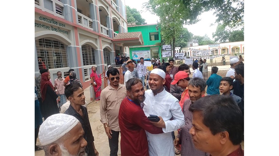 Popular vice-chairman candidate Jahangir Alam runs re-election campaign