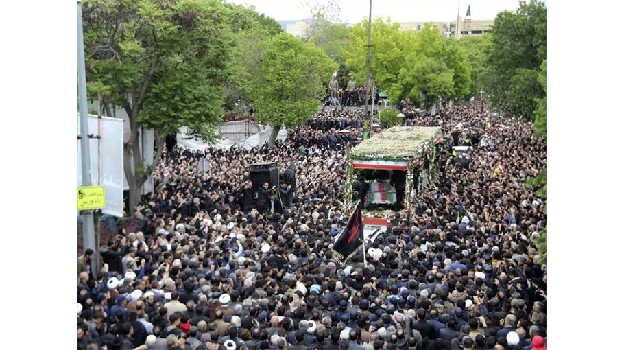 Thousands at Raisi’s funeral procession