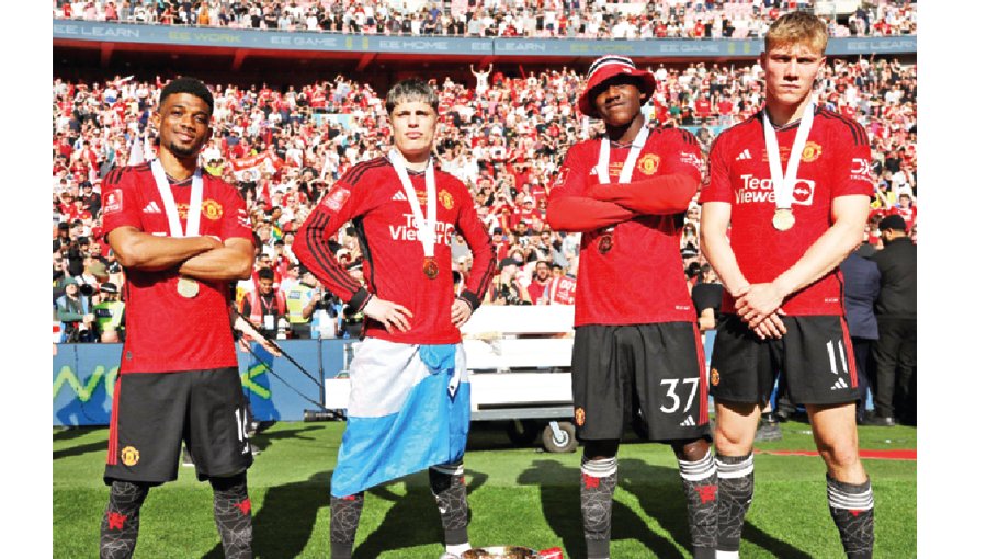 Never write Man United off