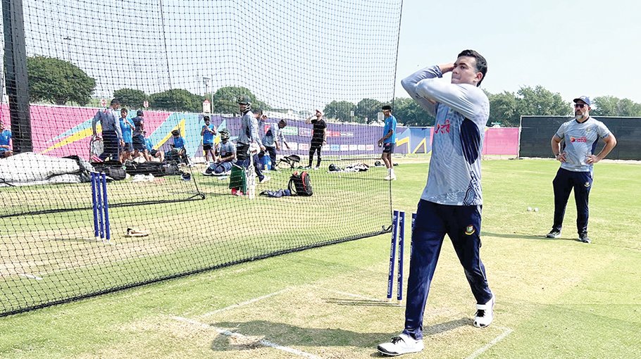 Deputy skipper Taskin returns   to training