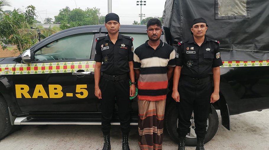 Top terror held with  arms in Rajshahi