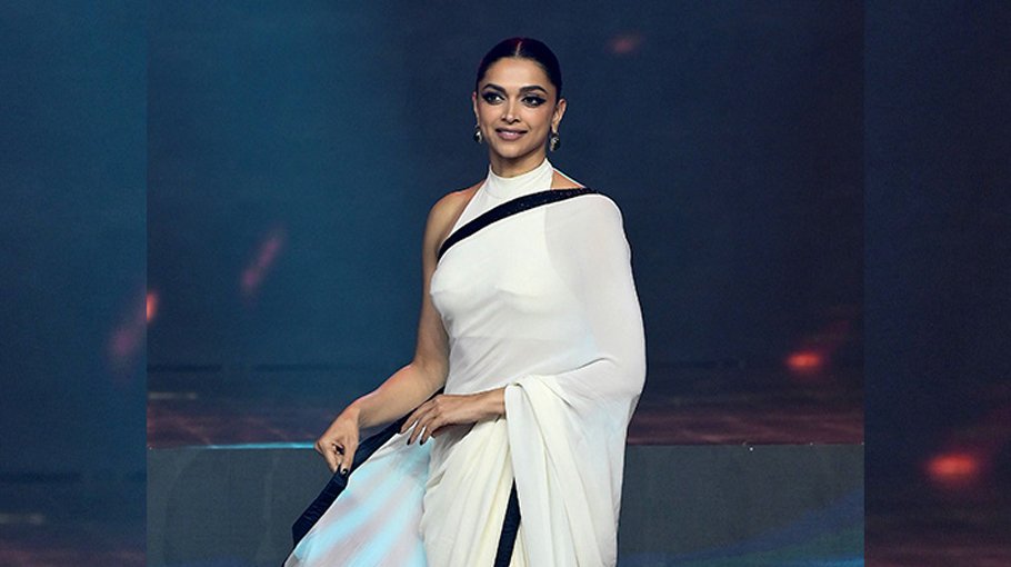 Deepika Padukone overtakes Shah Rukh  in IMDb’s views 