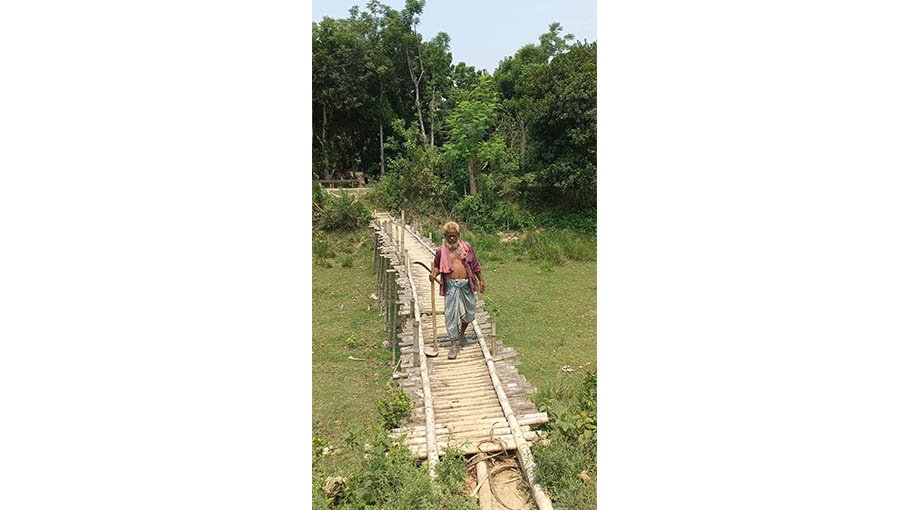 Thousands suffer for want of a bridge 
