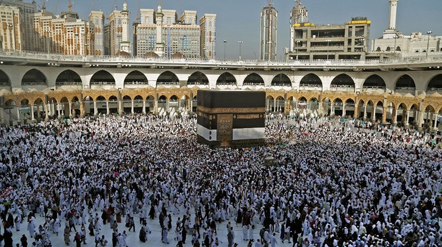 Gaza war hangs over hajj as pilgrims flock to Makkah