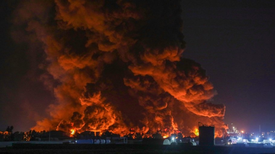 Fire at Iraqi oil   refinery injures 10