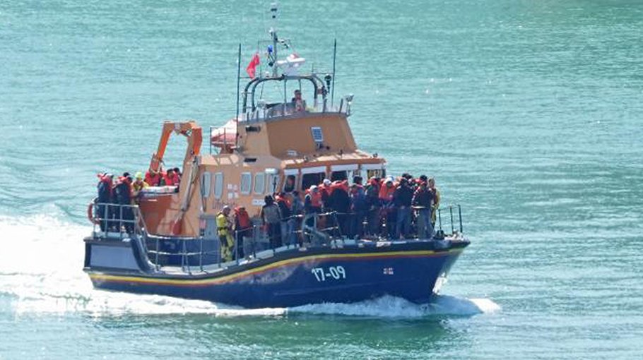 Record number of migrants cross Channel to UK in  single day this year