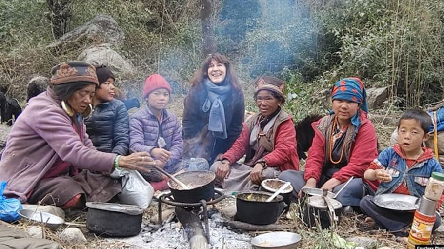 French journo leaves India after work   permit refuse