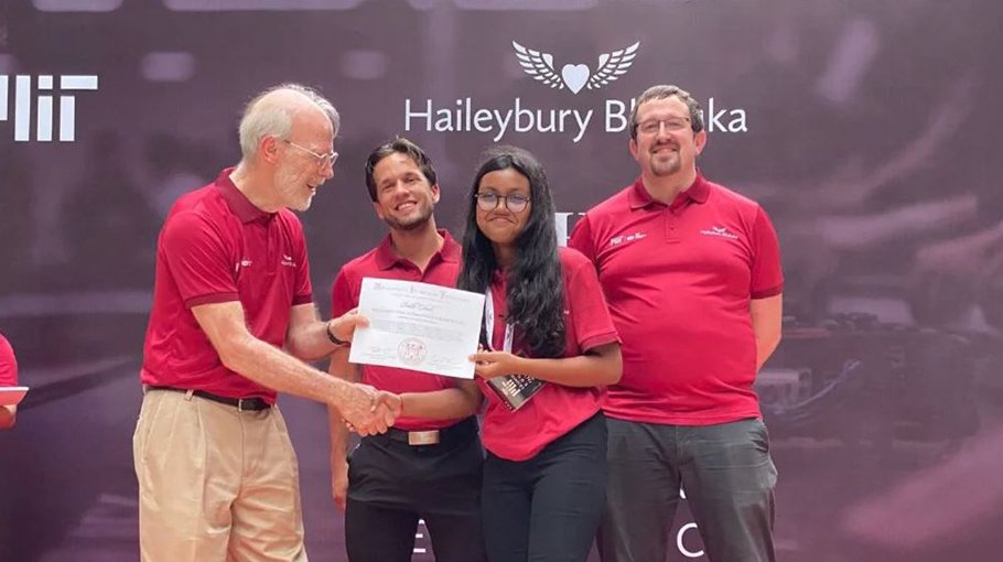 Over 100 students in Bhaluka receive MIT certificates