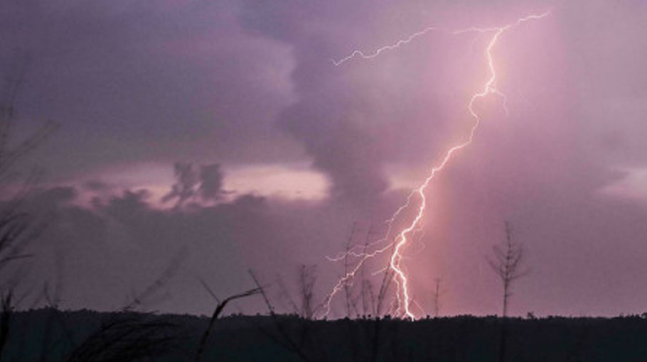 Lightning kills  four in Khulna