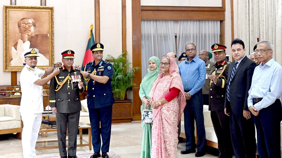 General Waker-Uz-Zaman takes charge as Army  Chief