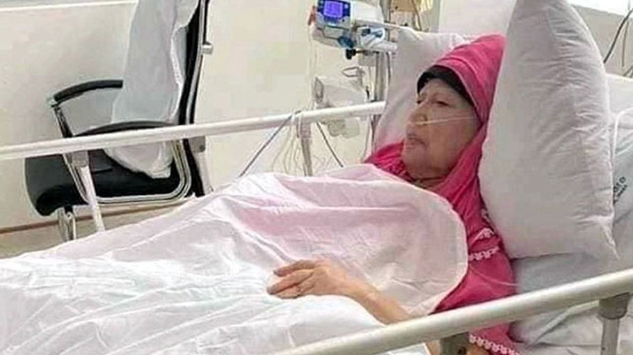 Pacemaker  implanted in  Khaleda’s chest