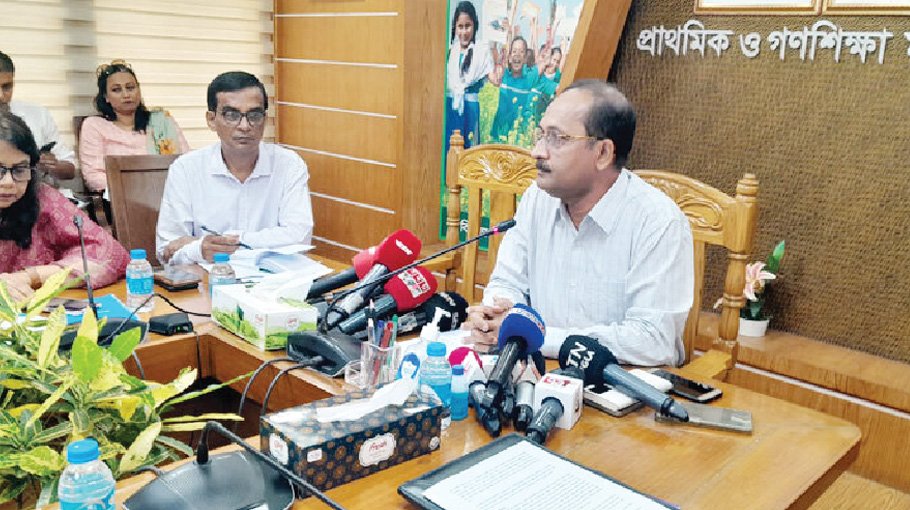 126 teachers honoured with Primary Education Medal