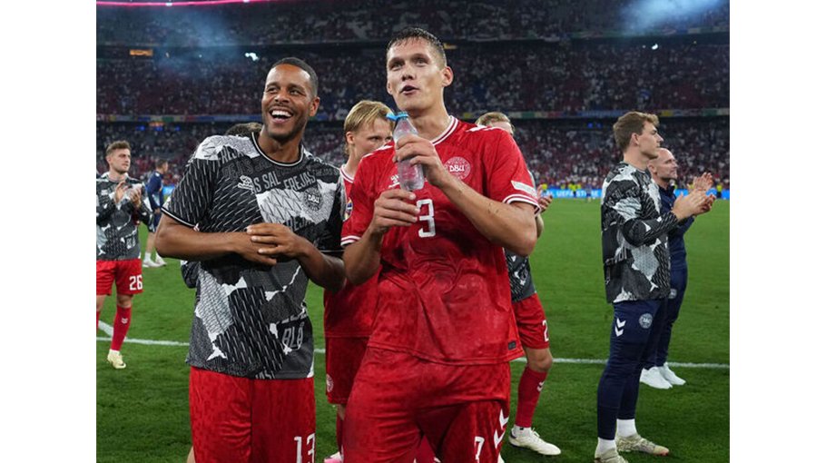 Denmark unawed by hosts Germany 