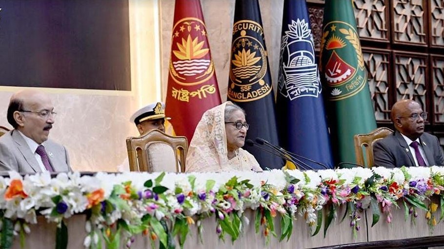 I will die if get  isolated from  people: PM