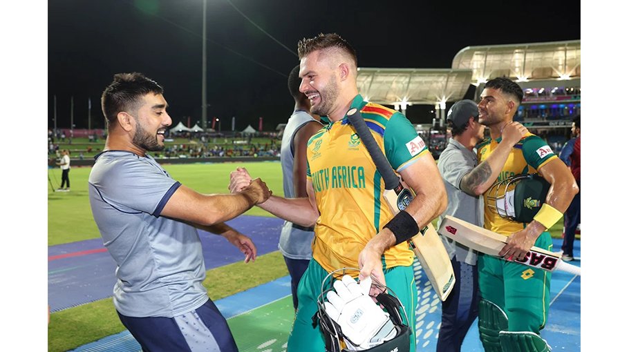 SA thrash Afghans to reach final