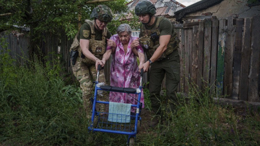 12 killed in Russian attacks on Ukraine