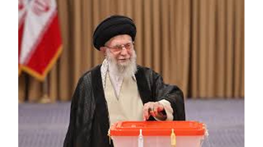 Reformist faces ultraconservative as Iran votes for president