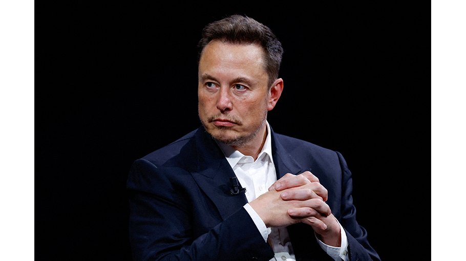 Elon Musk donates to group working to elect Donald Trump 