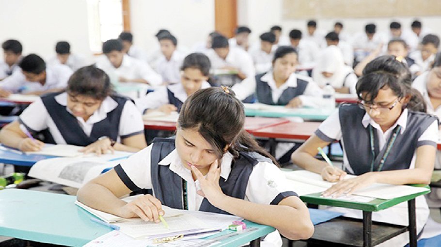 Dhaka Board HSC examinees to get full marks for wrong physics question 