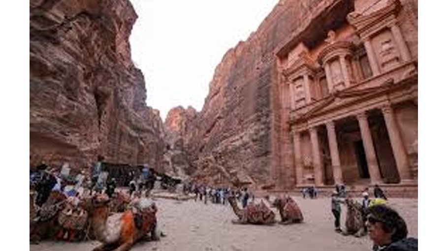 For this summer’s holiday, there’s no place like home