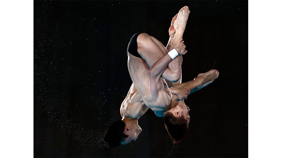 Yang, Lian win gold in synchronised 10m platform