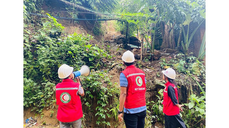 Dwellers in risky Ctg hills asked to move to safe place