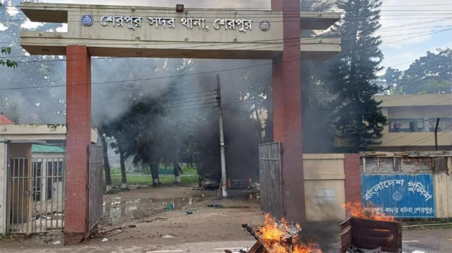 Miscreants break into Sherpur district jail, inmates escape