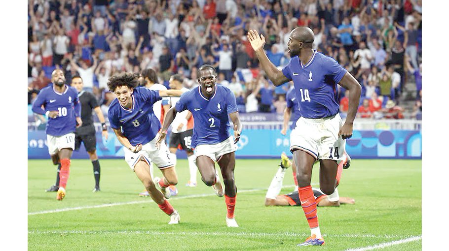 France set high-voltage final with Spain   