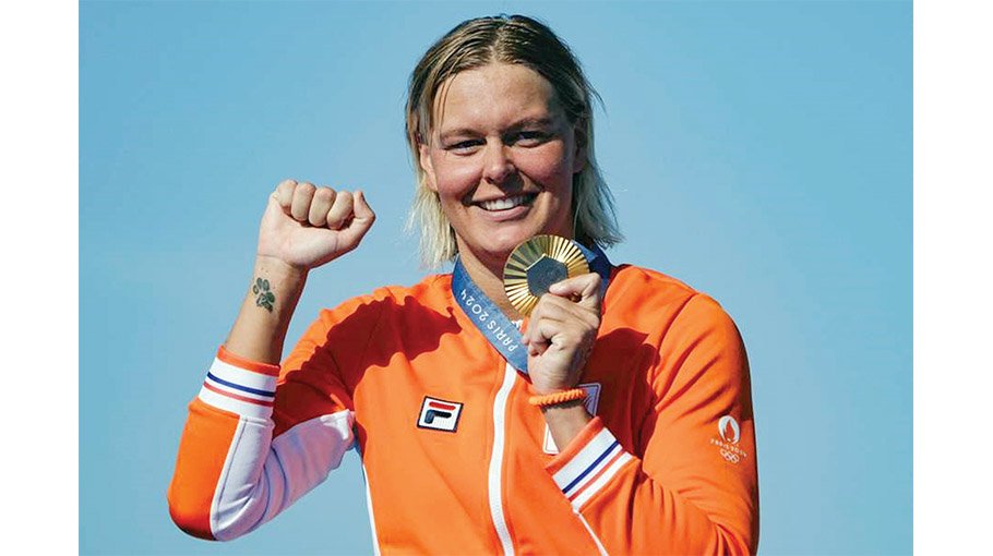 Sharon wins Olympics gold in 10k marathon swimming