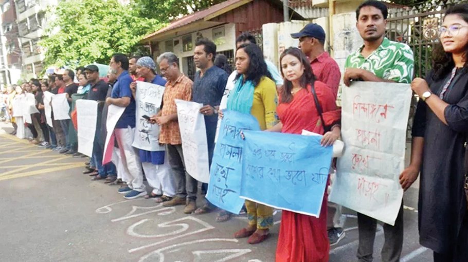 Theatre artistes for vigilance amid crisis